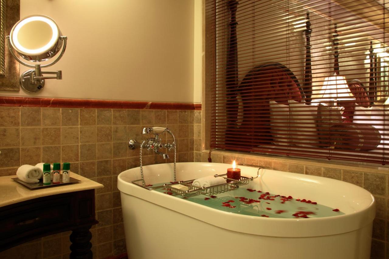 Tuli Imperial Hotel Нагпур Екстериор снимка