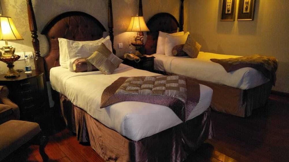 Tuli Imperial Hotel Нагпур Екстериор снимка