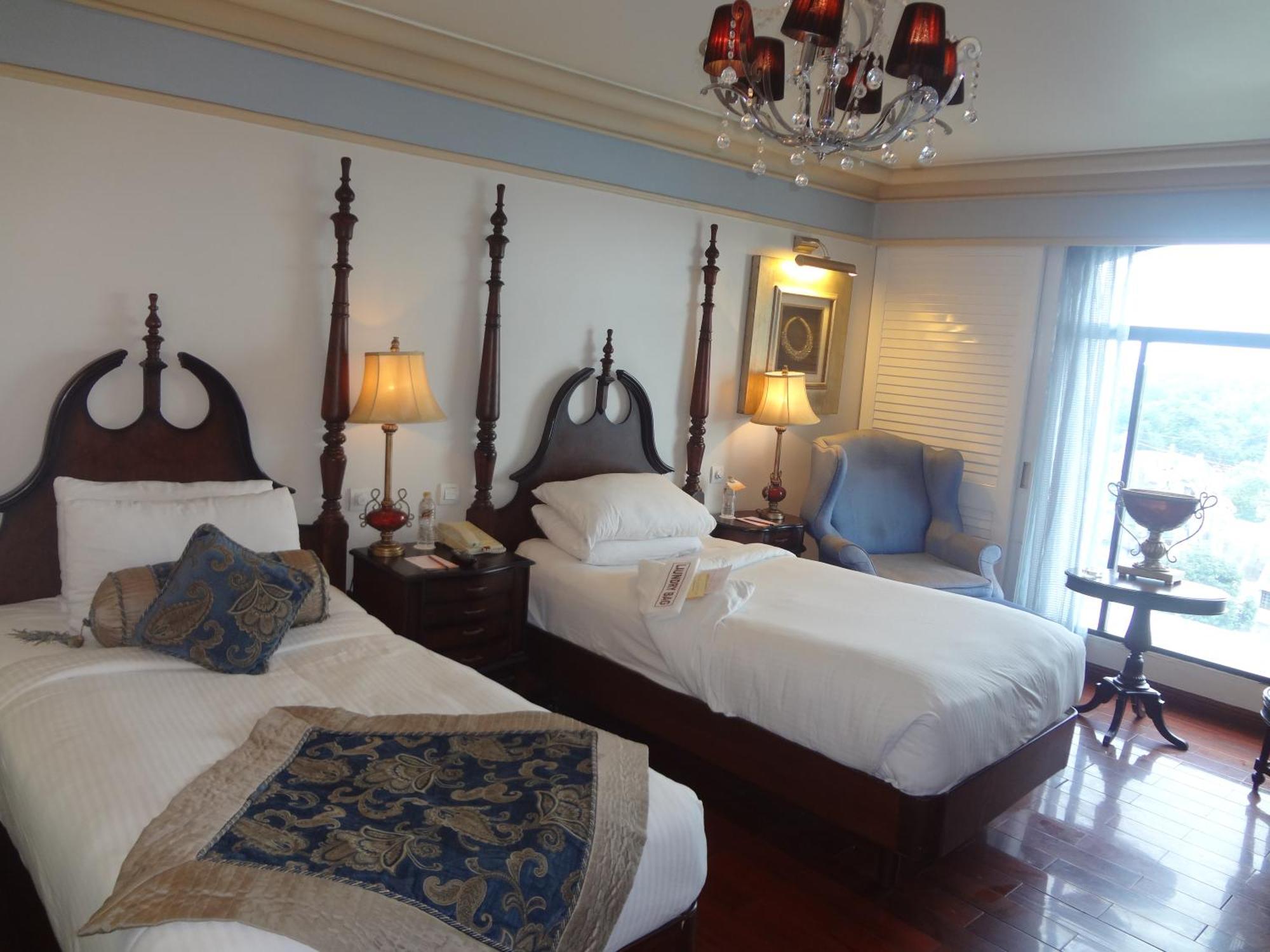 Tuli Imperial Hotel Нагпур Екстериор снимка