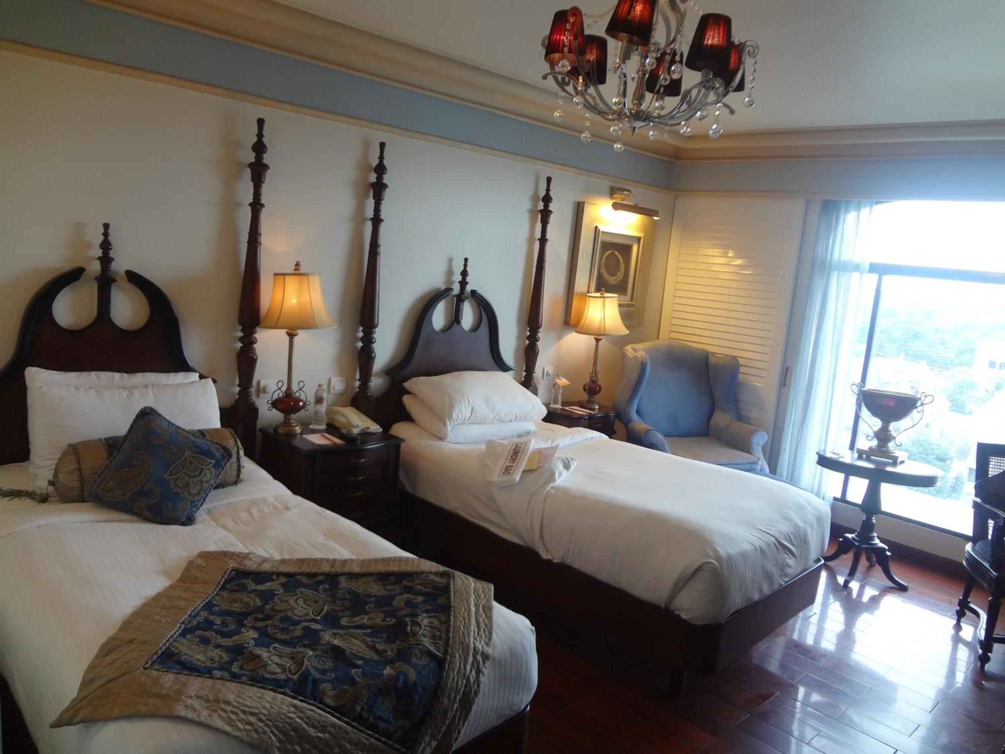 Tuli Imperial Hotel Нагпур Екстериор снимка